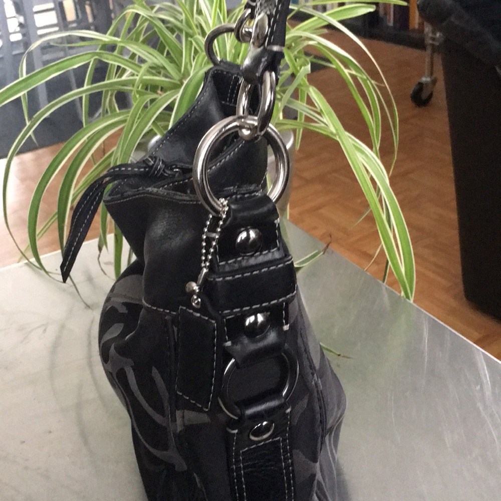 Coach/ F14711/ Black Signature/ Zoe/Optic/ Hobo - Picture 3 of 8
